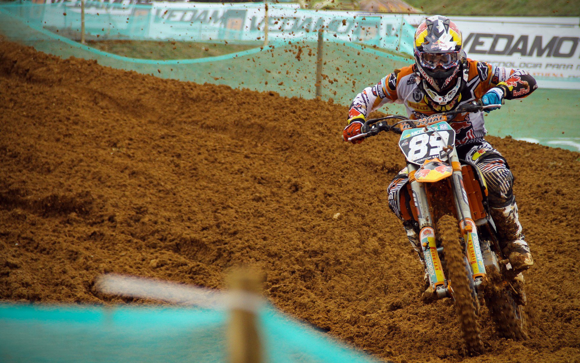 精彩比赛即将开幕，球迷翘首期待，精彩足球赛